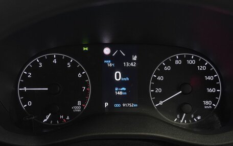 Toyota Yaris, 2021 год, 1 130 000 рублей, 19 фотография