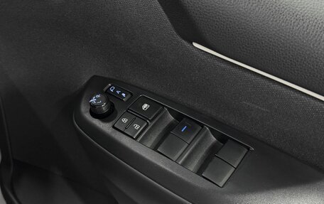 Toyota Yaris, 2021 год, 1 130 000 рублей, 20 фотография