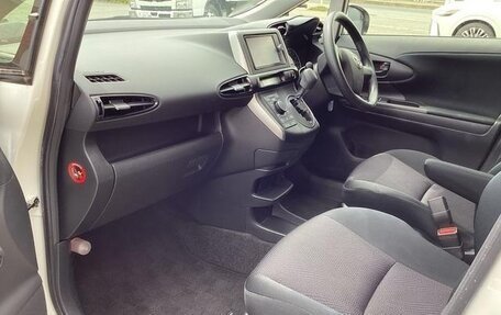 Toyota Wish II, 2017 год, 1 277 009 рублей, 13 фотография