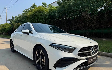 Mercedes-Benz A-Класс, 2023 год, 1 635 000 рублей, 4 фотография