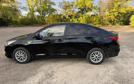 Hyundai Solaris II рестайлинг, 2018 год, 1 180 000 рублей, 7 фотография