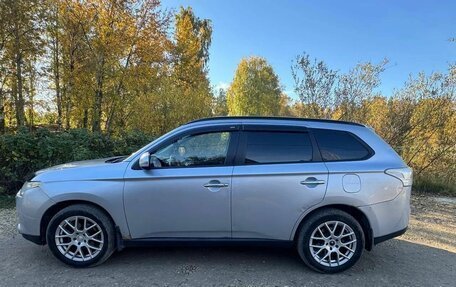 Mitsubishi Outlander III рестайлинг 3, 2012 год, 950 000 рублей, 12 фотография