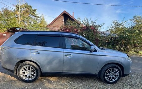 Mitsubishi Outlander III рестайлинг 3, 2012 год, 950 000 рублей, 11 фотография