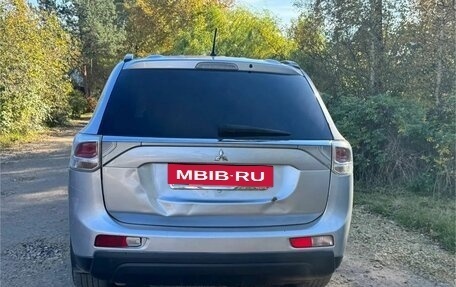 Mitsubishi Outlander III рестайлинг 3, 2012 год, 950 000 рублей, 8 фотография