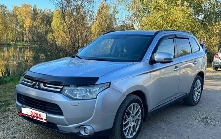 Mitsubishi Outlander III рестайлинг 3, 2012 год, 950 000 рублей, 6 фотография