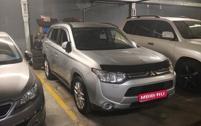 Mitsubishi Outlander III рестайлинг 3, 2012 год, 950 000 рублей, 1 фотография