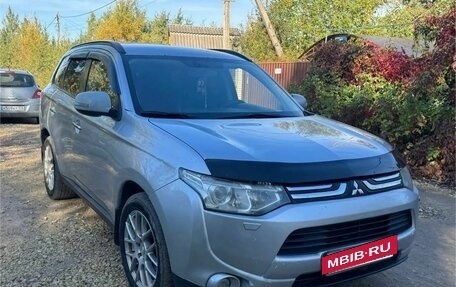 Mitsubishi Outlander III рестайлинг 3, 2012 год, 950 000 рублей, 7 фотография