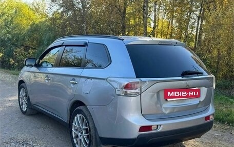 Mitsubishi Outlander III рестайлинг 3, 2012 год, 950 000 рублей, 5 фотография