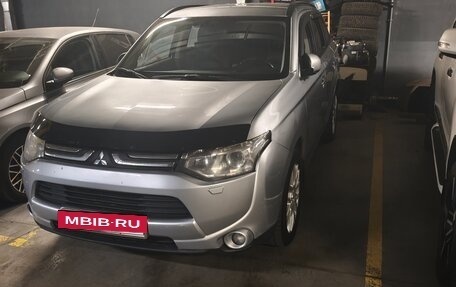 Mitsubishi Outlander III рестайлинг 3, 2012 год, 950 000 рублей, 2 фотография