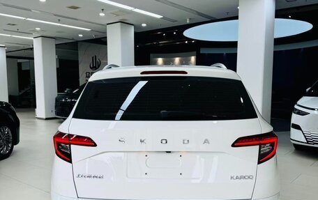 Skoda Karoq I, 2022 год, 1 610 000 рублей, 6 фотография