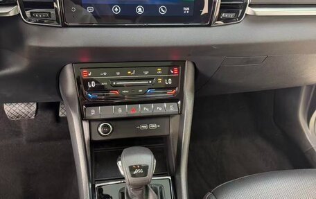 Skoda Karoq I, 2022 год, 1 610 000 рублей, 13 фотография