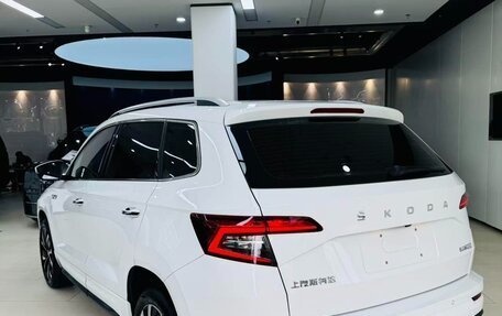 Skoda Karoq I, 2022 год, 1 610 000 рублей, 4 фотография