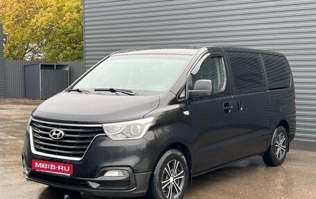 Hyundai H-1 II рестайлинг, 2020 год, 2 100 000 рублей, 4 фотография