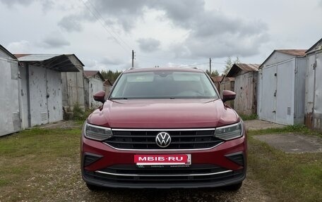 Volkswagen Tiguan II, 2020 год, 2 850 000 рублей, 3 фотография