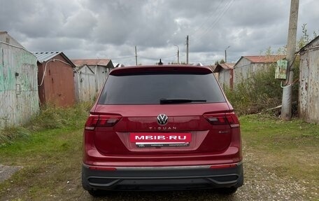 Volkswagen Tiguan II, 2020 год, 2 850 000 рублей, 4 фотография