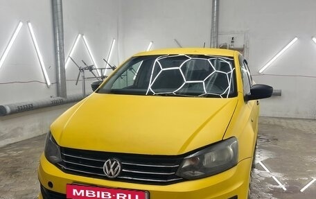 Volkswagen Polo VI (EU Market), 2017 год, 470 000 рублей, 2 фотография