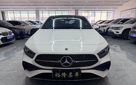Mercedes-Benz A-Класс, 2023 год, 1 630 000 рублей, 2 фотография