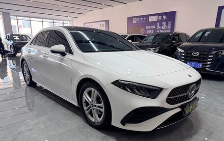 Mercedes-Benz A-Класс, 2023 год, 1 630 000 рублей, 3 фотография