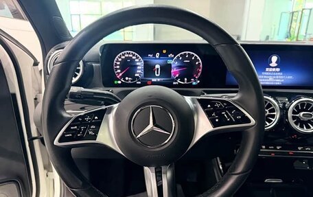 Mercedes-Benz A-Класс, 2023 год, 1 630 000 рублей, 10 фотография