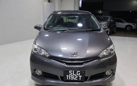 Toyota Wish II, 2016 год, 1 250 000 рублей, 2 фотография