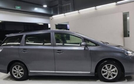 Toyota Wish II, 2016 год, 1 250 000 рублей, 30 фотография