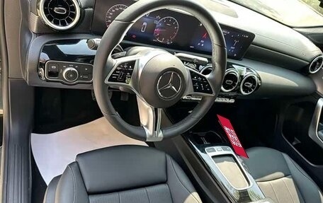 Mercedes-Benz A-Класс, 2023 год, 1 630 000 рублей, 10 фотография
