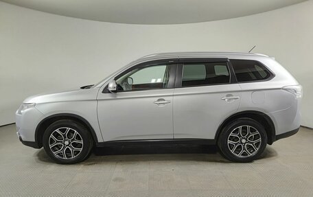 Mitsubishi Outlander III рестайлинг 3, 2014 год, 1 800 000 рублей, 10 фотография