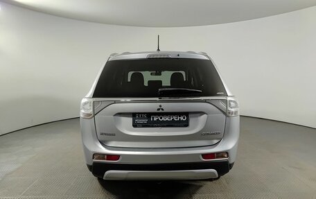 Mitsubishi Outlander III рестайлинг 3, 2014 год, 1 800 000 рублей, 7 фотография