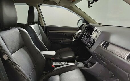 Mitsubishi Outlander III рестайлинг 3, 2014 год, 1 800 000 рублей, 13 фотография