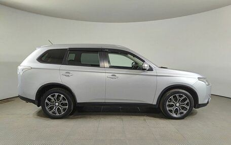 Mitsubishi Outlander III рестайлинг 3, 2014 год, 1 800 000 рублей, 5 фотография