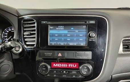 Mitsubishi Outlander III рестайлинг 3, 2014 год, 1 800 000 рублей, 18 фотография