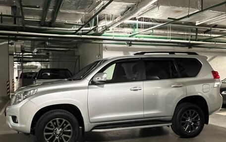 Toyota Land Cruiser Prado 150 рестайлинг 2, 2013 год, 3 550 000 рублей, 5 фотография