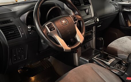 Toyota Land Cruiser Prado 150 рестайлинг 2, 2013 год, 3 550 000 рублей, 6 фотография