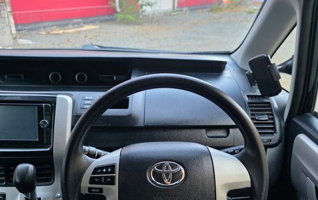 Toyota Noah III, 2013 год, 1 420 000 рублей, 10 фотография