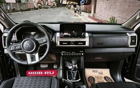 Mitsubishi Triton, 2025 год, 4 000 000 рублей, 12 фотография