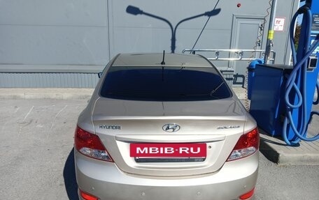 Hyundai Solaris II рестайлинг, 2011 год, 620 000 рублей, 10 фотография