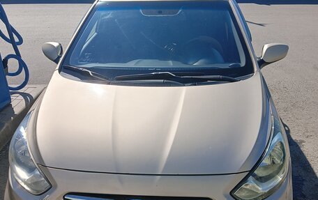 Hyundai Solaris II рестайлинг, 2011 год, 620 000 рублей, 12 фотография