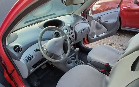 Toyota Yaris I рестайлинг, 2000 год, 430 000 рублей, 8 фотография