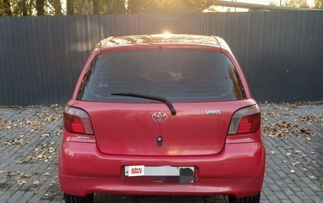 Toyota Yaris I рестайлинг, 2000 год, 430 000 рублей, 4 фотография