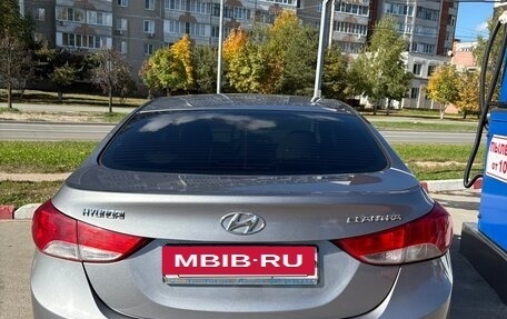 Hyundai Elantra V, 2012 год, 900 000 рублей, 3 фотография