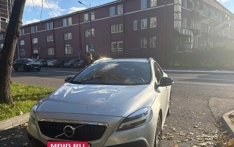 Volvo V40 Cross Country I, 2018 год, 2 200 000 рублей, 2 фотография