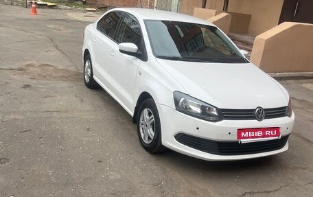 Volkswagen Polo VI (EU Market), 2013 год, 750 000 рублей, 1 фотография