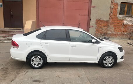 Volkswagen Polo VI (EU Market), 2013 год, 750 000 рублей, 2 фотография