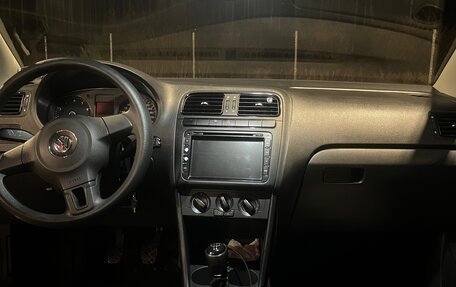Volkswagen Polo VI (EU Market), 2013 год, 750 000 рублей, 13 фотография