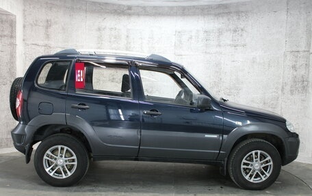 Chevrolet Niva I рестайлинг, 2015 год, 587 000 рублей, 5 фотография