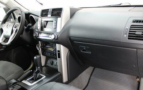Toyota Land Cruiser Prado 150 рестайлинг 2, 2012 год, 3 046 000 рублей, 11 фотография