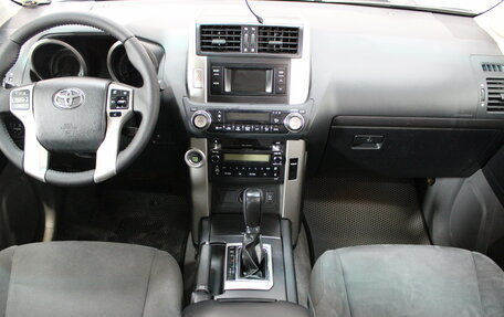Toyota Land Cruiser Prado 150 рестайлинг 2, 2012 год, 3 046 000 рублей, 9 фотография