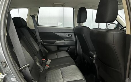 Mitsubishi Outlander III рестайлинг 3, 2017 год, 1 890 000 рублей, 6 фотография