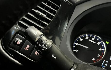 Mitsubishi Outlander III рестайлинг 3, 2017 год, 1 890 000 рублей, 11 фотография