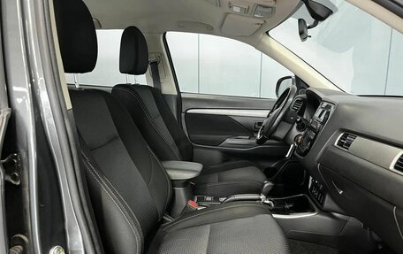 Mitsubishi Outlander III рестайлинг 3, 2017 год, 1 890 000 рублей, 7 фотография